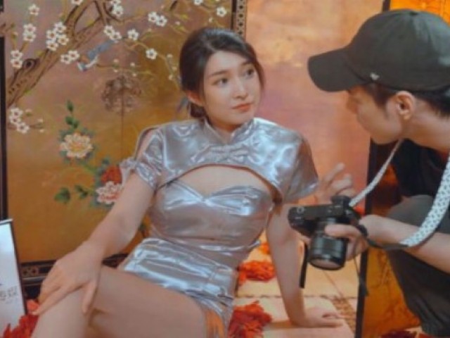 Anh thợ chụp ảnh số hưởng và em mẫu hàng ngon